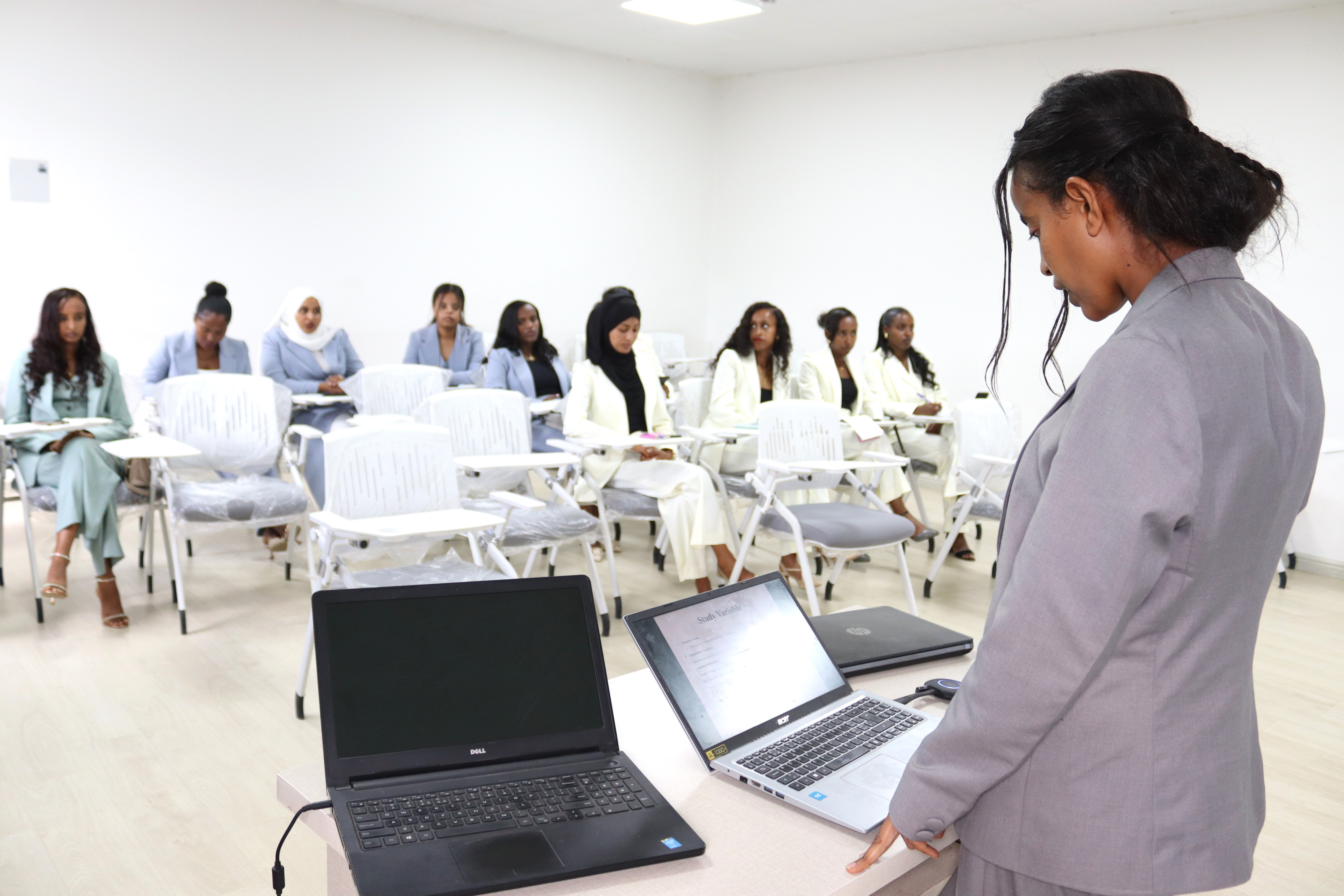 Class of 2026 Successfully Defends Research Projects